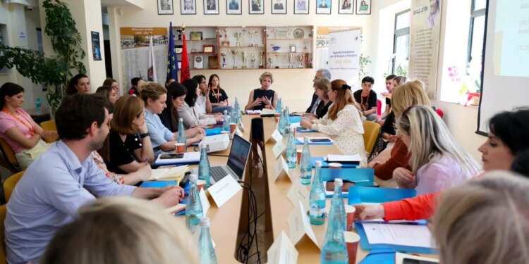 Ministrja Sala bashkëbisedon me fëmijët për risitë e Agjendës Kombëtare të Drejtave të Fëmijëve 2027-2030