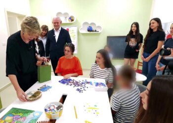 Ministrja e Shëndetësisë Sala viziton qendrën multifunksionale për shërbime të aftësisë ndryshe në Librazhd