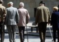 Miratohet akti normativ për rishikimin e buxhetit, indeksimin e pensioneve dhe bonusin veror 5,000 lekë për pensionistët