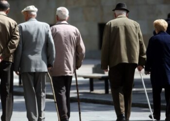 Miratohet akti normativ për rishikimin e buxhetit, indeksimin e pensioneve dhe bonusin veror 5,000 lekë për pensionistët