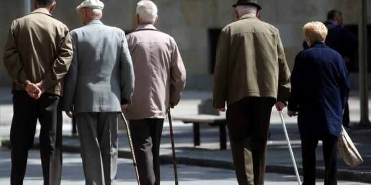 Miratohet akti normativ për rishikimin e buxhetit, indeksimin e pensioneve dhe bonusin veror 5,000 lekë për pensionistët