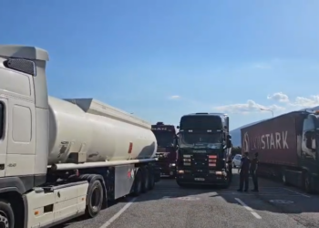 Ndalimi i lëvizjes së mjeteve me tonazh të rëndë, radhë të gjata në Pikën Kufitare Morin–Vërmicë