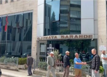 Ndërtimet pa leje në Ksamil: Apeli ndryshon masat sigurisë, detyrim paraqitje për dy oficerët e krimeve në Sarandë