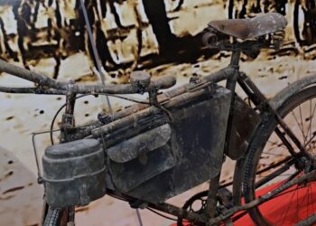 Në Durrës, koleksion i rrallë armësh dhe objekteve historike të sjella nga një emigrant i pasionuar në SHBA