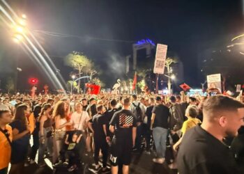 Në ditën e 19-të të tubimit në Tiranë, procedohen penalisht 27 protestues