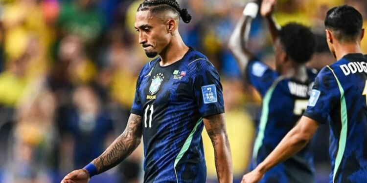 Nga yll futbolli në asistencë sociale: Si babai i hoqi 80% të pasurisë Raphinha-s pa u vënë re
