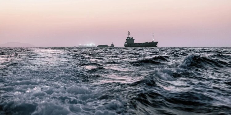 Ngushtica e Hormuzit: beteja rrezikon marrëveshjen Iran-SHBA dhe rrit tensionet në Gjirin Persik