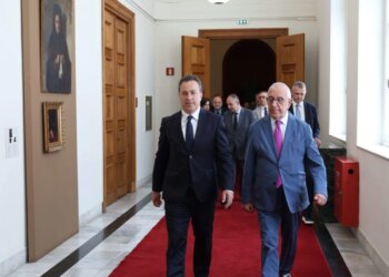Niko Peleshi pritet në Athinë nga homologu grek: Komuniteti i emigrantëve shqiptarë dhe minoriteti grek, dy ura lidhëse