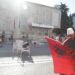 Një grup protestuesish qëndron që prej mbrëmjes së djeshme para Kryeministrisë; policia i paralajmëron për paligjshmërinë e bllokimit