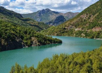 Një person gjendet i mbytur në lumin Mat, dyshohet të jetë ish-oficeri i Gardës