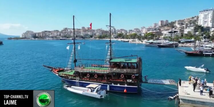 Operatorët në Sarandë: Protestat nuk godasin fort turizmin veror, por dëmtojnë imazhin