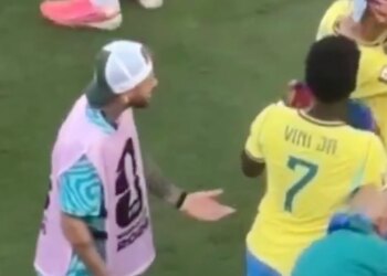 Pamjet që bëjnë xhiron e Botës: Si plak i dehur në pab — Vinícius dhe Bruno Guimarães shpërfillin Neymarin
