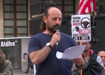 Paraqiti publikisht 5 kërkesa të protestuesve — kush është Dritan Goxhaj, nga lufta e UÇK te ekstradimi në Hagë