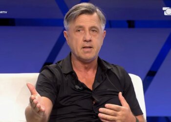 Pas dy disfatesh miqësore, Vata: Lojtarët duken të llastuar — të ulen me këmbë në tokë, kisha shumë pritshmëri