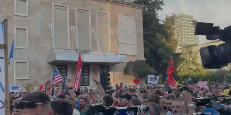 Pas përplasjeve FRPD dhe Lëvizjes Bashkë, organizatorët ndryshojnë strategji: Pa fjalime rastësore, do të flasin vetëm 5 personalitete