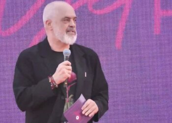 Patronazhistët thonë do na hidhen në fyt flamingot; Rama kujton legjendën e Rozafës: ndërtojmë ditën prishin natën