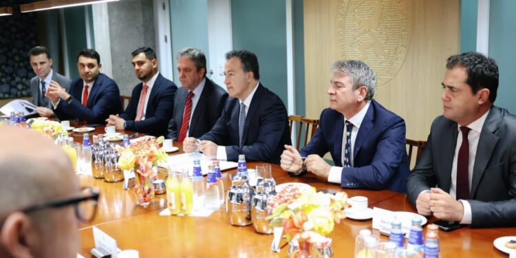 Peleshi në vizitë zyrtare në Amsterdam: Holanda rikonfirmon mbështetjen për përshpejtimin e negociatave të Shqipërisë në BE