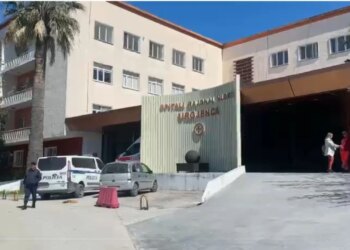 Plagosje me thikë në Vlorë, një person transportohet me urgjencë në spital; policia nis hetimet