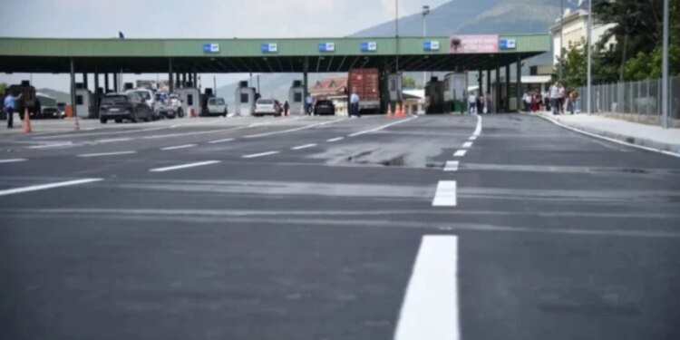 Po patrullonte pranë pikës kufitare të Morinës kur makina përplasi për vdekje policin 59-vjeçar