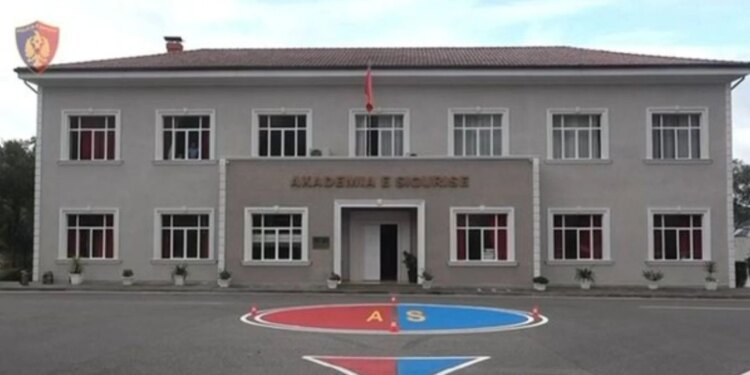 Policia reagon pasi 60 studentë të Akademisë së Sigurisë u dërguan për ndihmë në Infektiv të QSUT