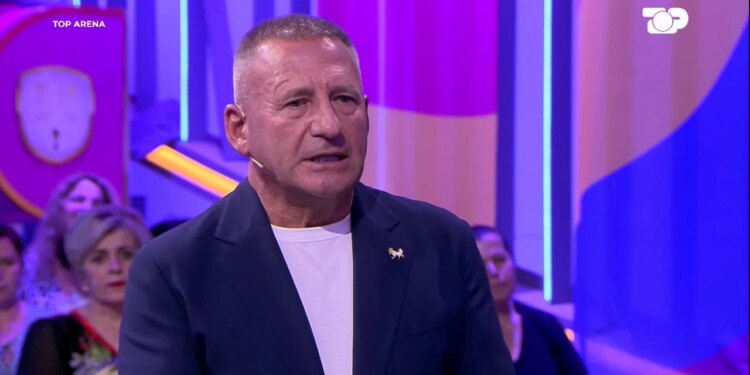 Politikani i preferuar i gruas time? Nuk besoj, më kritikon — Nard Ndoka në Top Arena qesh me memet
