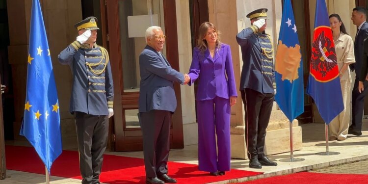 Presidenti i Këshillit Evropian vijon vizitën në Ballkanin Perëndimor, Costa mbërrin në Kosovë, takohet me presidenten në detyrë