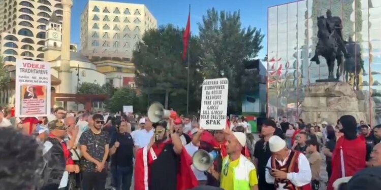 Protesta qytetare: Zbardhen emrat e organizatorëve, aktivisti: Njihemi me letra nga policia