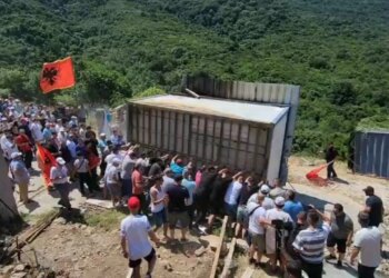 Protestë në Kakome për pronat: Tokat e të parëve do t’i mbrojmë me gjak