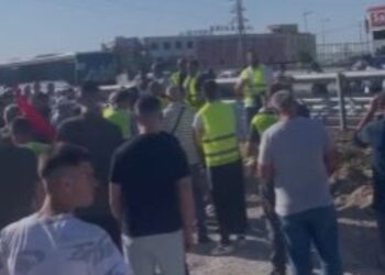 Protestë në Yrshek, banorët kundër heqjes së mbikalimit: na detyron të ecim me kilometra në këmbë