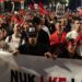 Rama n’burg, Berisha n’burg — Protestuesit marshojnë në Astir, ulen dhe bllokojnë Unazën e Madhe