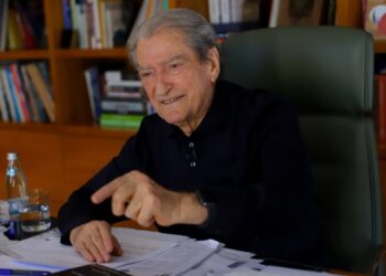Rama: protestuesit si falangat e Hitlerit; Berisha: Greqia me 3000 km brigje paska problem një investim në Shqipëri