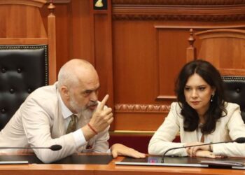 Rama thumbon ish-ministren për tezën e Spiropalit për Shqipërinë: Mezi pres draftin, por kam frikë se s’do vijë