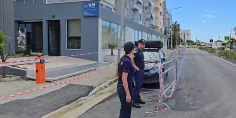 Rrëshqitje masive në Durrës: autoritetet rrisin sigurinë, banorëve u ndalohet hyrja në banesa nga terreni paqëndrueshëm
