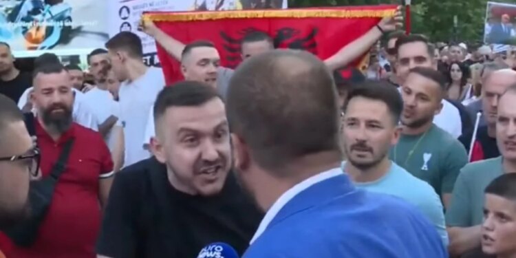 Rrethua nga protestues, dalë nga Kuvendi; Bido: ishte grup agresiv, ndryshe nga ata që mbledhin plehrat pas mitingut
