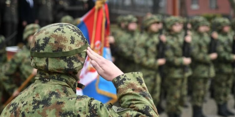 Serbia rikthen shërbimin e detyrueshëm ushtarak, Vuçiç njofton kur do të nisë