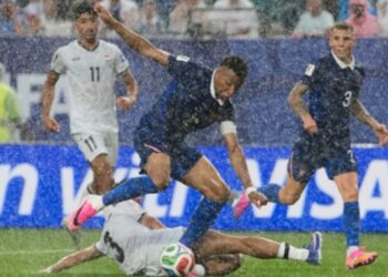 Sfida u pezullua për shkak të motit, si e kaluan francezët periudhën e pritjes?