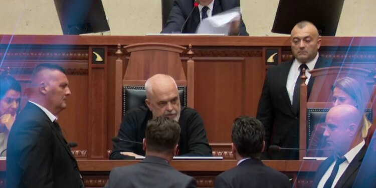 Shehaj shpërndan videon Do përfundosh në burg; Rama pyet për drejtësinë; Kapri gris letrën me emrin e Kryeministrit