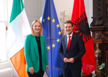 Shqipëria hap së shpejti ambasadën në Dublin; Hoxha pritet nga homologia irlandeze, rritje e bashkëpunimit mes dy vendeve