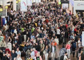 Sistemi EES, një dështim? Udhëtarët presin orë të tëra nëpër aeroporte për regjistrimin e hyrje-daljeve