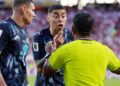 Skandal në Botëror: FIFA shkarkon komentatorin që shpërtheu kundër arbitrit gjatë transmetimit