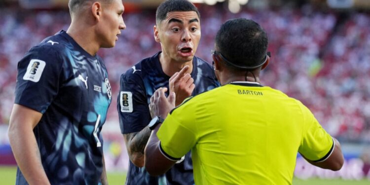 Skandal në Botëror: FIFA shkarkon komentatorin që shpërtheu kundër arbitrit gjatë transmetimit