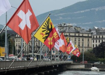 Sot zviceranët votojnë për kufizimin e popullsisë; referendumi mund të ndryshojë politikat e emigracionit