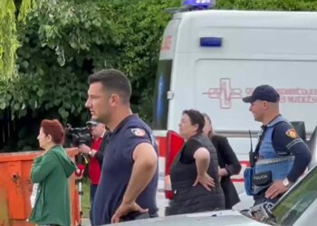 Spitali i Traumës: Efektivi i plagosur gjatë aksionit në Maliq mbetet i intubuar, me parametra të qëndrueshme