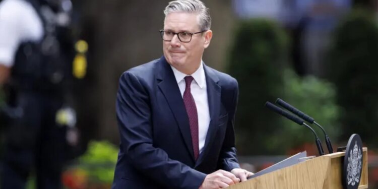 Starmer hap rrugën për pasardhësin, Burnham dhe rivalët nisin përgatitjet për qeverinë