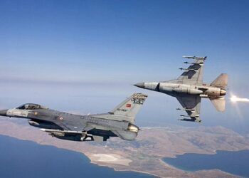 Tension në Egje: Turqia shkel hapësirën ajrore greke 9 herë, përplasje e izoluar mes avionëve
