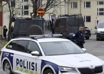 Terror në Finlandë: Çiklisti sulmon një emigrant me thikë, dyshohet autor i disa atentateve