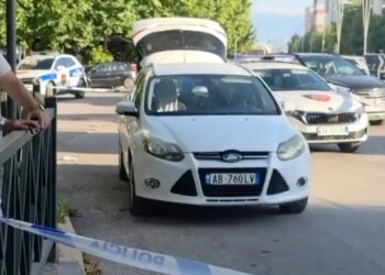 Tjetër plagosje me armë zjarri: Një person në Vlorë qëllohet në këmbë, policia në vendngjarje
