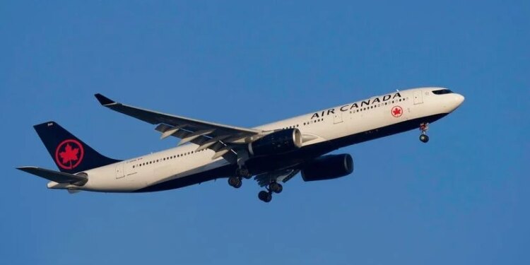 Tmerr në ajër: Piloti i Air Canada pëson krizë epileptike gjatë fluturimit