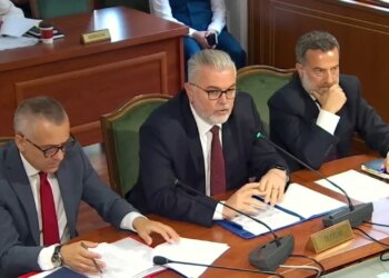 Toni Gogu prezanton projektligjin për amnistinë: 380 përfitojnë lirim të menjëhershëm, 900 ulje dënimi