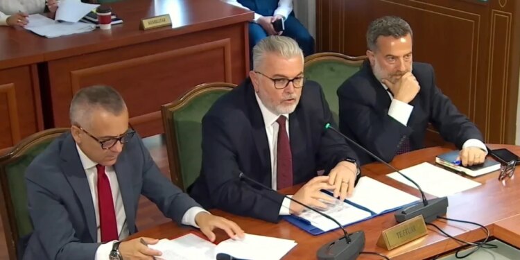 Toni Gogu prezanton projektligjin për amnistinë: 380 përfitojnë lirim të menjëhershëm, 900 ulje dënimi